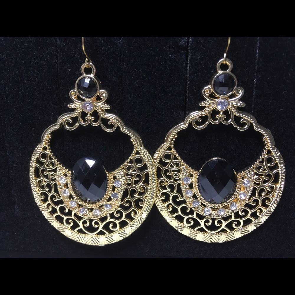 Jewelry - Picture 3 of 3